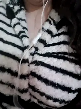 Snapshot of Zanoba-16 chatting on 03.20.25 Zanoba-16 online show from 03.20.25