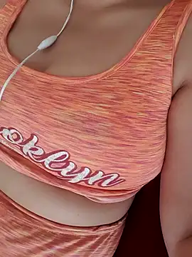 Snapshot of Zanoba-16 chatting on 09.21.25 Zanoba-16 online show from 09.21.25