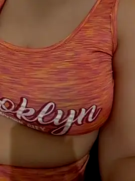 Snapshot of Zanoba-16 chatting on 10.29.25 Zanoba-16 online show from 10.29.25