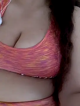 Snapshot of Zanoba-16 chatting on 10.30.25 Zanoba-16 online show from 10.30.25