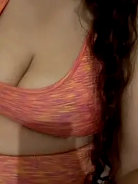 Snapshot of Zanoba-16 chatting on 11.02.25 Zanoba-16 online show from 11.02.25