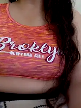 Snapshot of Zanoba-16 chatting on 12.04.25 Zanoba-16 online show from 12.04.25