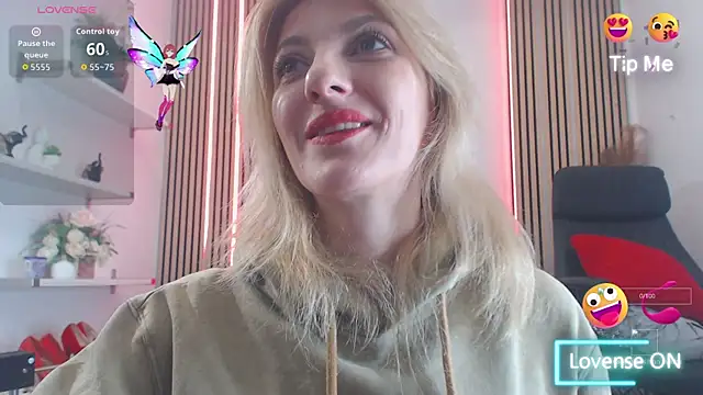 Snapshot of RileyLanna chatting on 11.12.25 RileyLanna online show from 11.12.25