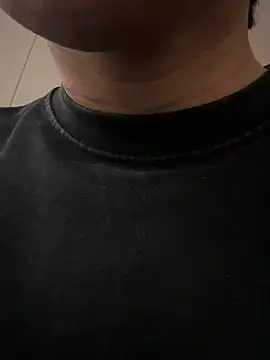 Snapshot of POCARI_SWEAT chatting on 12.14.25 POCARI SWEAT online show from 12.14.25