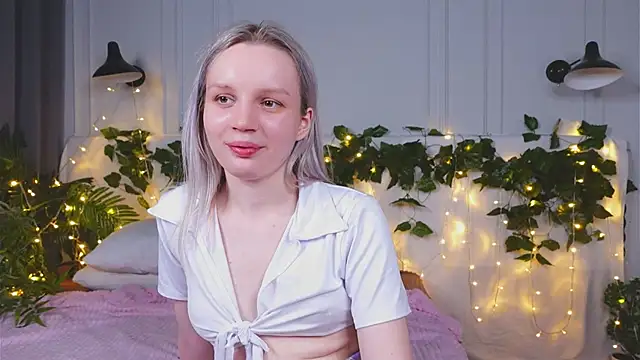 Snapshot of Beatrica_Klein chatting on 03.08.25 Beatrica Klein online show from 03.08.25