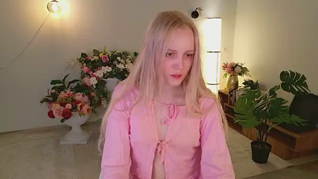Beatrica Klein online show from 04.19.26