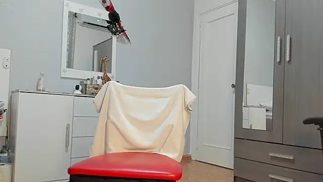 Snapshot of anisialuna_ chatting on 02.19.25 anisialuna online show from 02.19.25