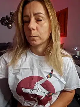 Snapshot of angela_88 chatting on 11.23.25 angela 88 online show from 11.23.25