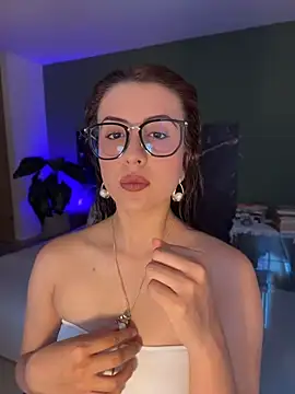EmaSaenz online show from 05.06.26