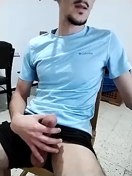 Snapshot of Zoro_23cm chatting on 11.15.25 Zoro 23cm online show from 11.15.25