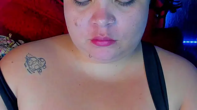 Snapshot of sobigcurvy4u chatting on 12.19.24 sobigcurvy4u online show from 12.19.24