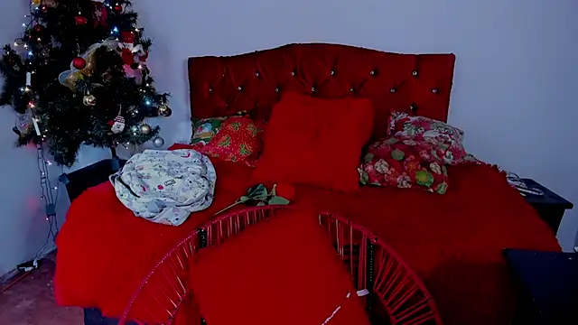 Snapshot of sobigcurvy4u chatting on 01.04.25 sobigcurvy4u online show from 01.04.25