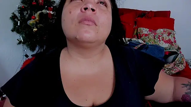 Snapshot of sobigcurvy4u chatting on 01.07.25 sobigcurvy4u online show from 01.07.25