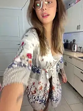 Snapshot of HumbleJess chatting on 12.23.25 HumbleJess online show from 12.23.25