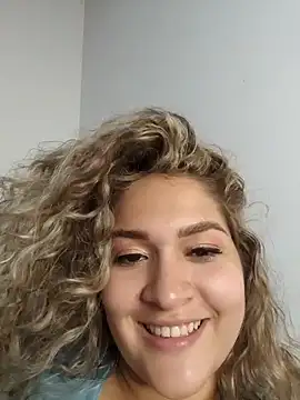 Sara smiiith211 online show from 12.22.24