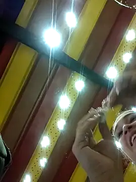 Sara smiiith211 online show from 01.22.25