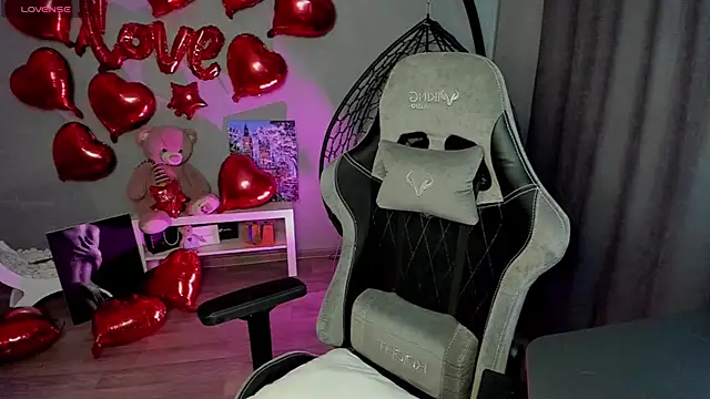 lily williamss online show from 02.20.25