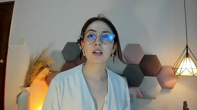 Emilywatsonn online show from 10.25.25