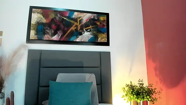 Emilywatsonn online show from 10.31.25