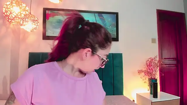 Emilywatsonn online show from 11.15.25