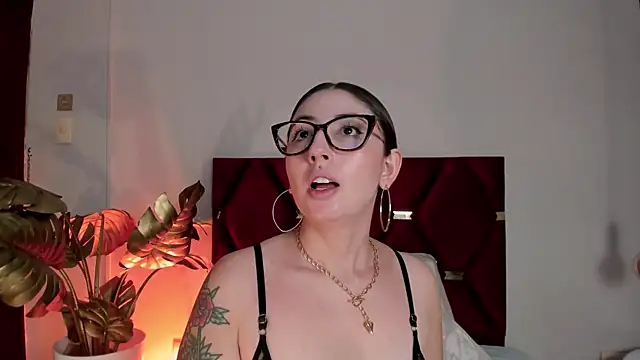 Emilywatsonn online show from 01.13.26