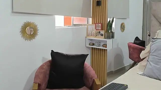 EmilyPeytonn online show from 12.05.25