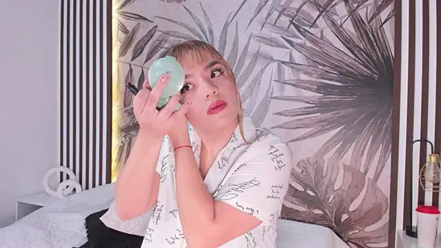 Samaantha-White online show from 02.03.25