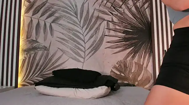 Samaantha-White online show from 03.18.25