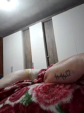 Snapshot of marcialoira chatting on 11.15.25 marcialoira online show from 11.15.25