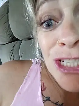 Snapshot of marcialoira chatting on 03.11.26 marcialoira online show from 03.11.26