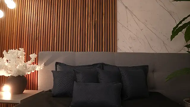 Snapshot of Amelia_Rouse chatting on 12.01.25 Amelia Rouse online show from 12.01.25