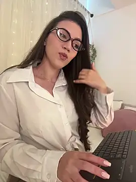 Amelia Rouse online show from 06.20.26