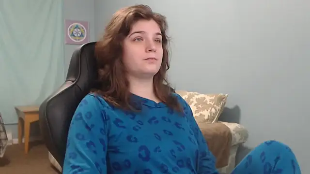 Snapshot of TreeJeanne chatting on 12.28.24 TreeJeanne online show from 12.28.24