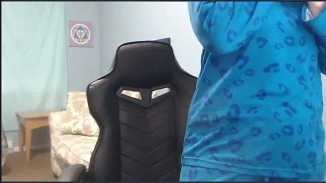 Snapshot of TreeJeanne chatting on 12.28.24 TreeJeanne online show from 12.28.24