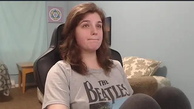 Snapshot of TreeJeanne chatting on 12.29.24 TreeJeanne online show from 12.29.24