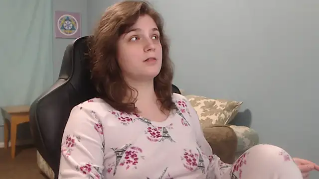 Snapshot of TreeJeanne chatting on 12.31.24 TreeJeanne online show from 12.31.24