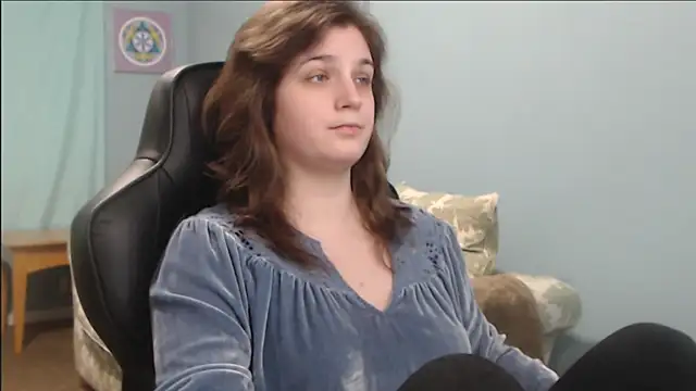 Snapshot of TreeJeanne chatting on 01.24.25 TreeJeanne online show from 01.24.25