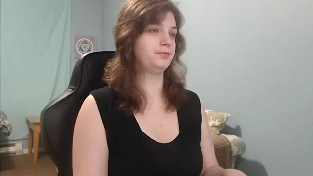 Snapshot of TreeJeanne chatting on 01.31.25 TreeJeanne online show from 01.31.25