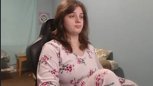 Snapshot of TreeJeanne chatting on 02.05.25 TreeJeanne online show from 02.05.25