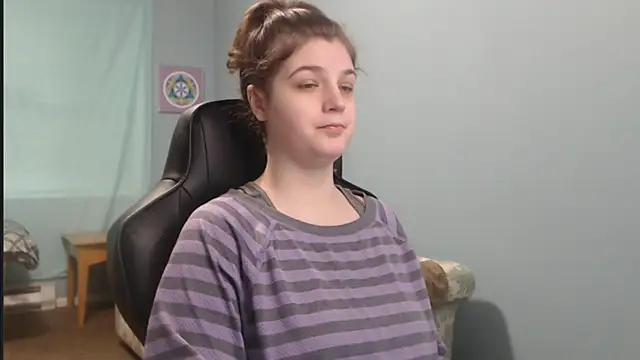 Snapshot of TreeJeanne chatting on 02.06.25 TreeJeanne online show from 02.06.25