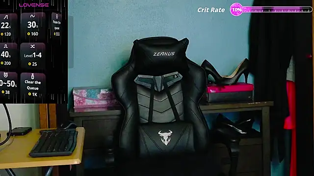 Snapshot of TreeJeanne chatting on 10.04.25 TreeJeanne online show from 10.04.25