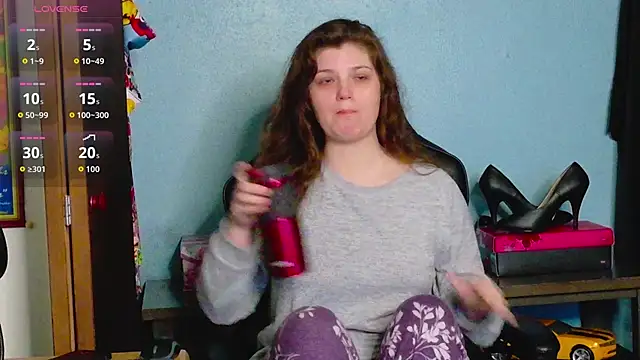 Snapshot of TreeJeanne chatting on 11.10.25 TreeJeanne online show from 11.10.25