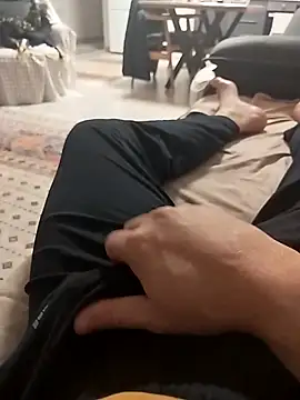 Snapshot of xozox chatting on 01.22.25 xozox online show from 01.22.25