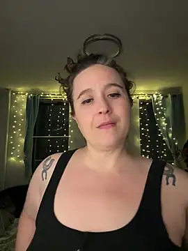 Snapshot of sylviahhh chatting on 01.31.25 sylviahhh online show from 01.31.25