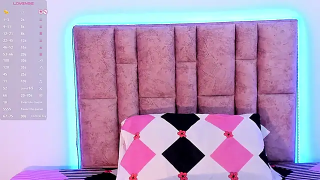 Snapshot of miahkumar chatting on 02.14.26 miahkumar online show from 02.14.26