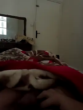 Hot Boy 2004 online show from 01.02.25