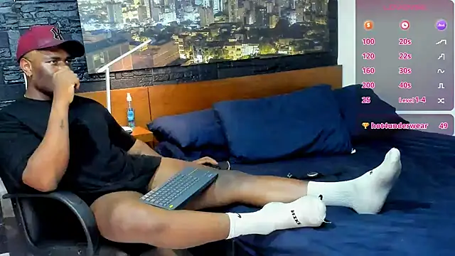 Snapshot of thomas_santtos1 chatting on 02.10.25 thomas santtos1 online show from 02.10.25