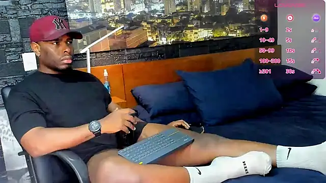 Snapshot of thomas_santtos1 chatting on 02.17.25 thomas santtos1 online show from 02.17.25