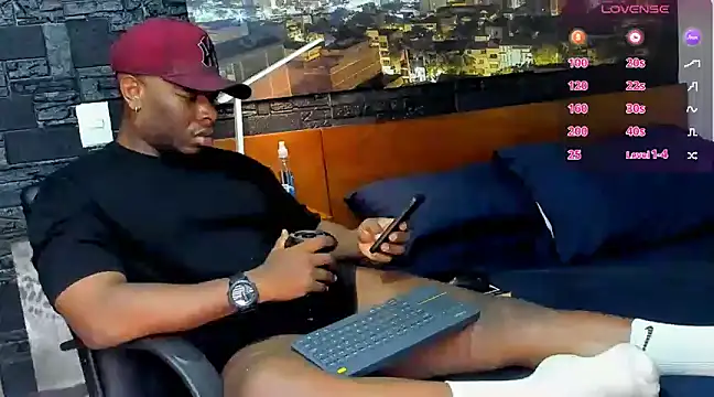 Snapshot of thomas_santtos1 chatting on 02.18.25 thomas santtos1 online show from 02.18.25
