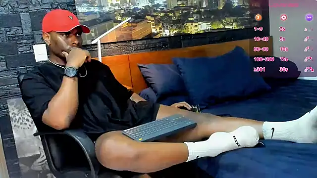 Snapshot of thomas_santtos1 chatting on 03.14.25 thomas santtos1 online show from 03.14.25